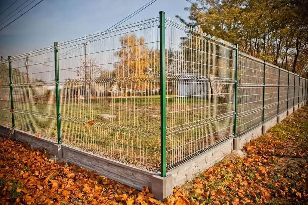 Jakie ogrodzenie jest najtańsze? Odkryj najlepsze opcje i koszty