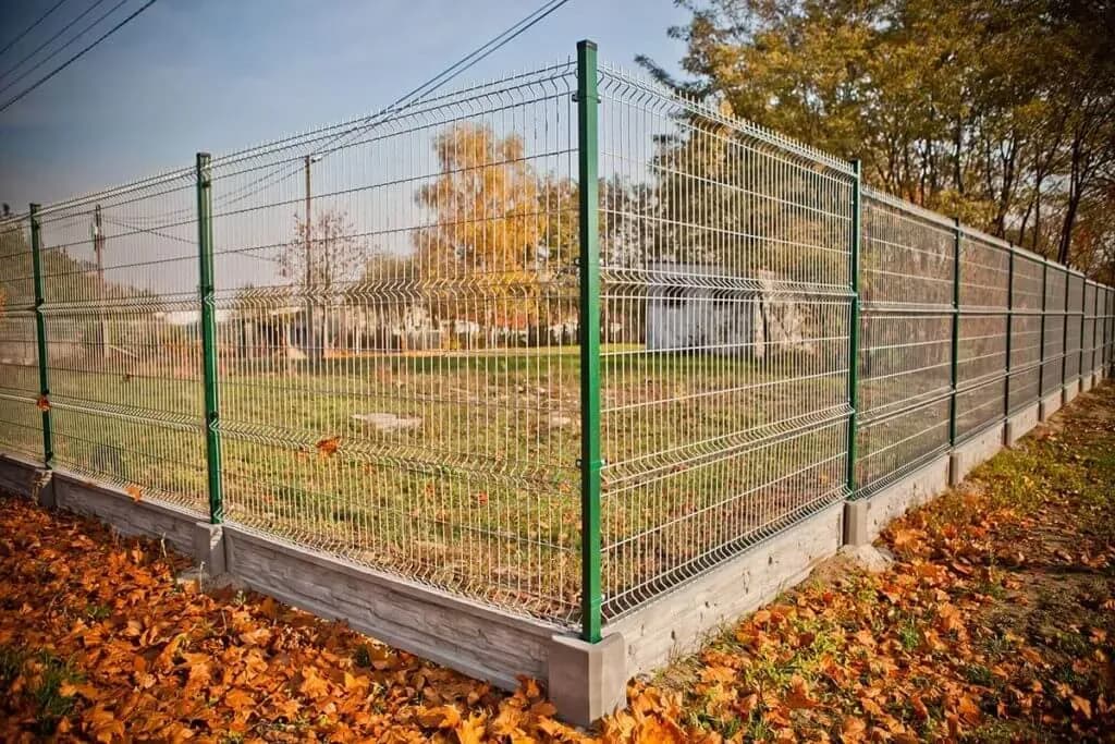 Jakie ogrodzenie jest najtańsze? Odkryj najlepsze opcje i koszty