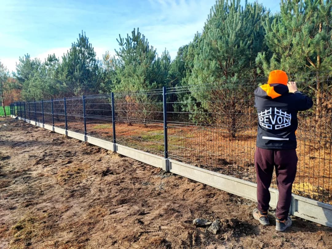 Czy na ogrodzenie trzeba mieć pozwolenie? Sprawdź, by uniknąć problemów