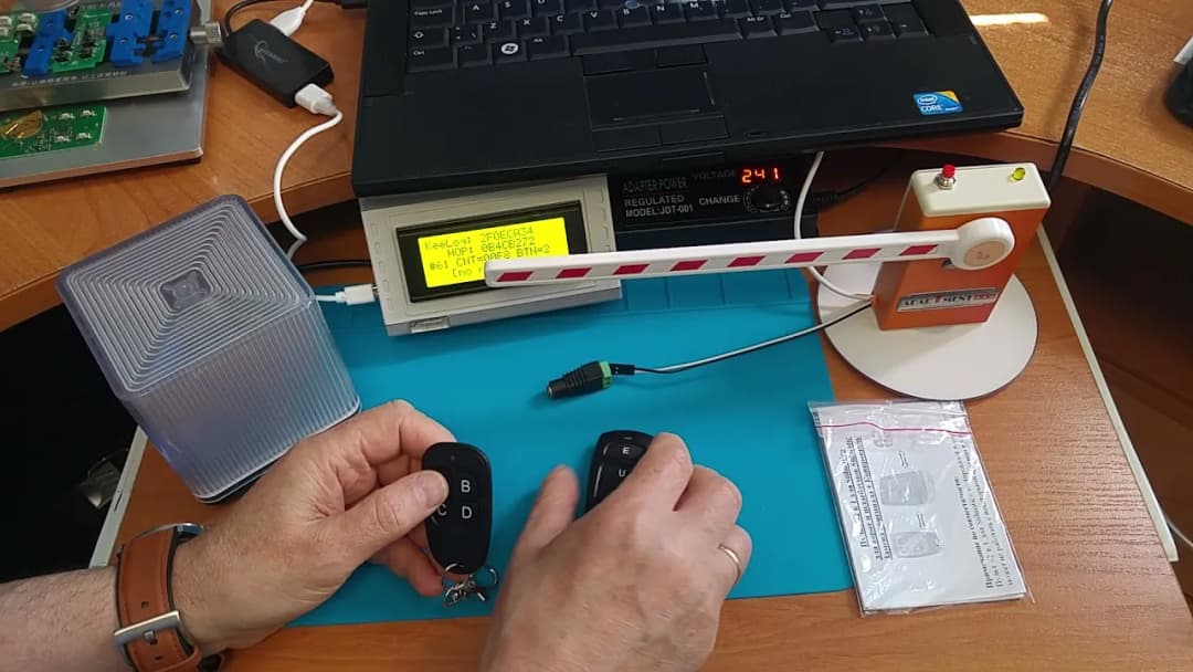 Jak zresetować pilota do bramy i uniknąć utraty ustawień